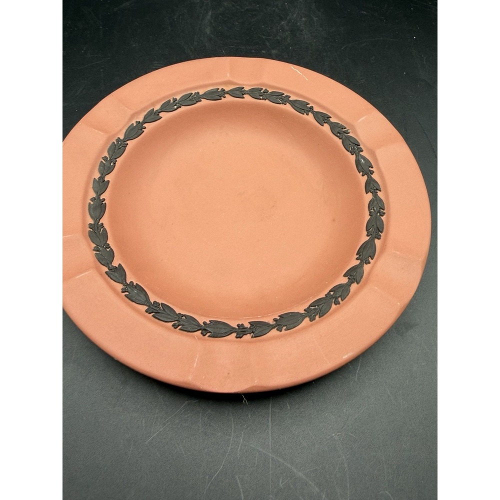 Vintage Wedgwood Terracotta Black Jasperware Laurel Wreath Dish 8.25" England